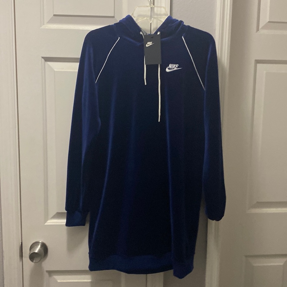 Nike woman’s loose fit dress